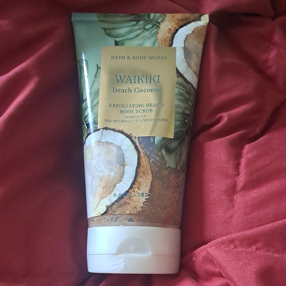 Bath & Body Works Waikiki Beach Coconut Exfoliating Body Scrub - Green and White